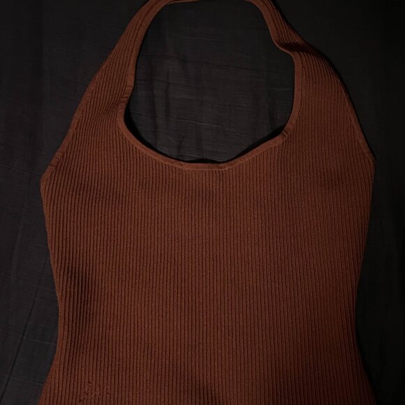 Babaton SCULPT KNIT BACKLESS HALTER TOP in Sundried Red - Picture 2 of 7